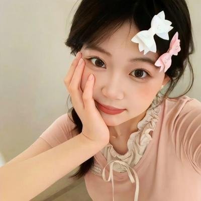 千万别抬头 海报